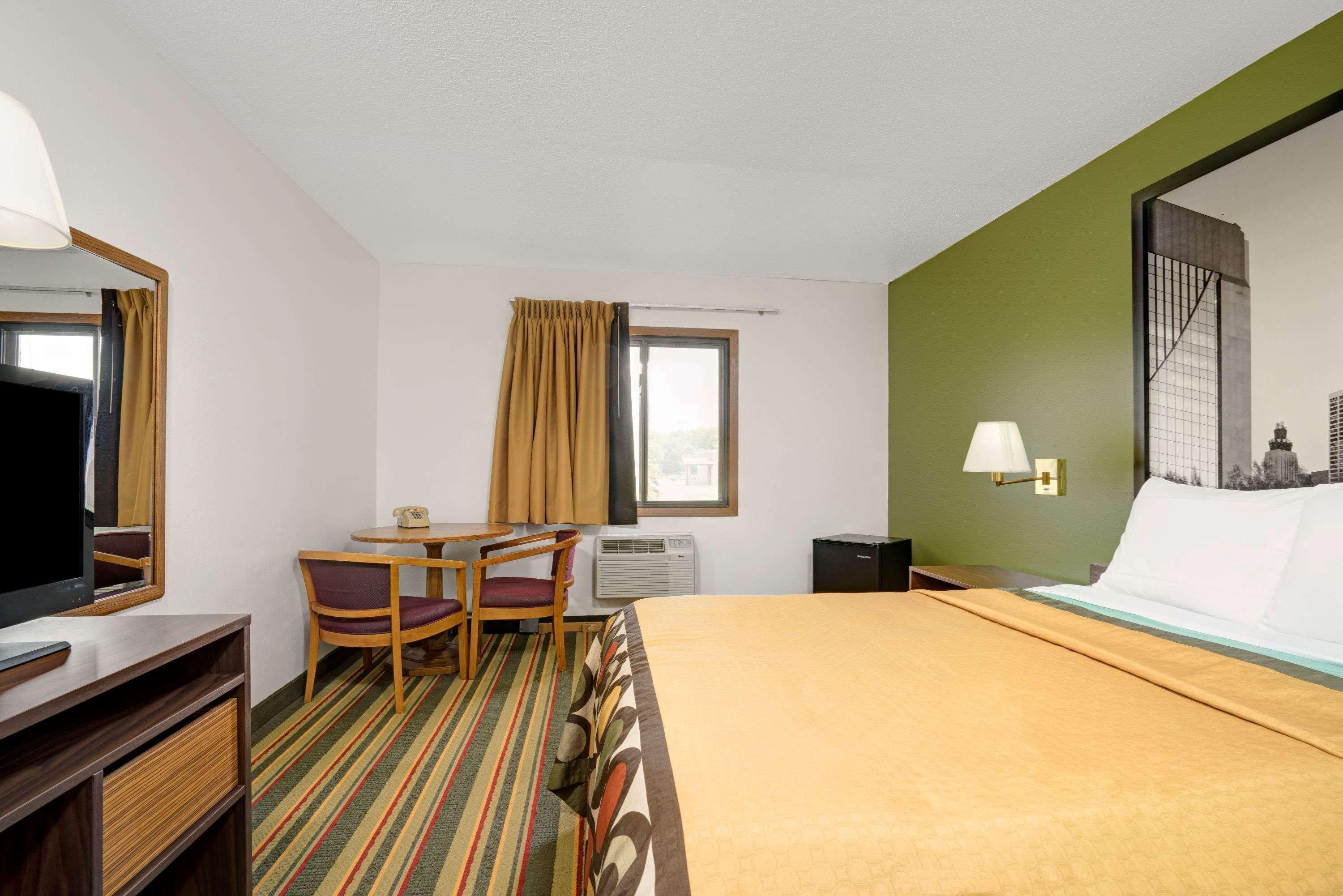 Super 8 By Wyndham Buffalo Εξωτερικό φωτογραφία